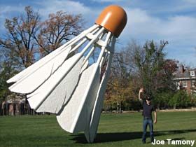 Shuttlecocks. Claes Oldenburg, Year 8, Guerilla Marketing, Oldenburg, Roadside Attractions, Sculpture Park, Land Art, Famous Artists, Art Movement