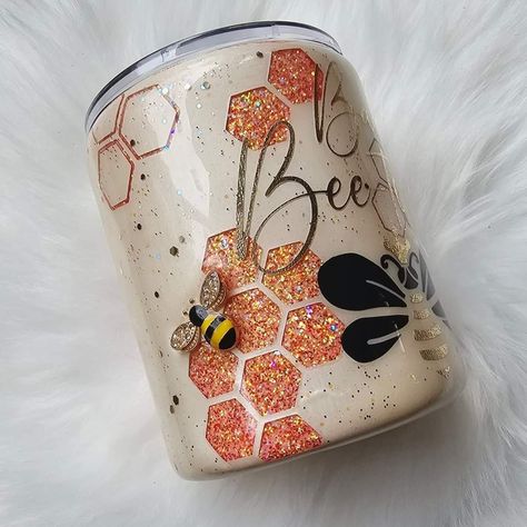 Small Tumbler Cup Ideas, Mushroom Tumbler Ideas, Peekaboo Tumbler, Glass Tumbler Design, Tumbler Cups Personalized, Tumbler Making, Resin Decor, Resin Tumblers, Epoxy Tumbler