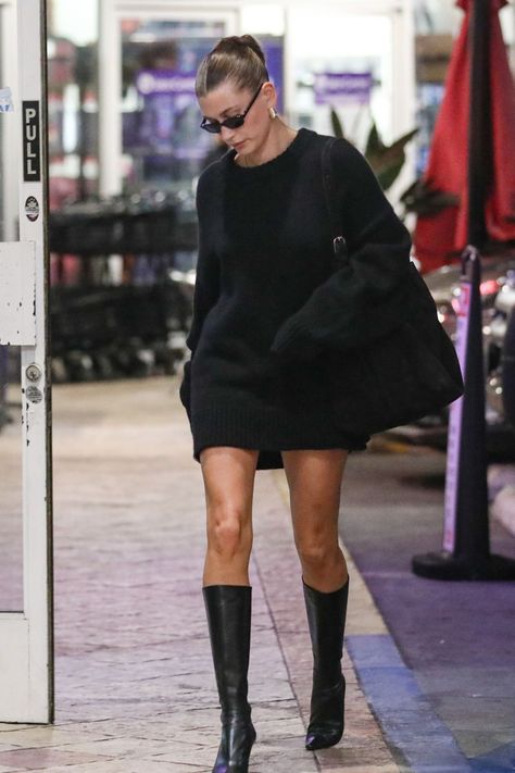 2023 Hailey Bieber, Summer Workout Outfits, Hailey Rhode, Hailey Bieber Style, Girls Attire, West Hollywood California, Fashion Aesthetics, Hollywood California, Celebrity Street Style