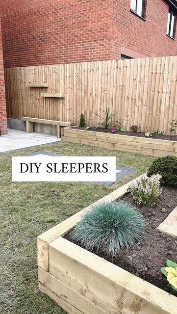 G e o r g i a ✨ on Instagram: "Sleepers 🌸 I’ve been asked quite a bit over the last week if I could do some step by steps on how we created different parts of our garden… so here’s a little guide for anyone hoping to create their own sleepers borders. I’m in no way an expert on landscaping, but I hope this reel will inspire others to do similar! STEPS: 1. Dig out borders, keeping remaining soil for filling 2. Level the ground using a mixture of sand and cement then lay the sleeper on top 3. Sleepers In Garden, Diy Outdoor Bar, Garden Nook, The Sleeper, Back Garden Design, Sloped Garden, Small Outdoor Spaces, Fence Ideas, Diy Garden Projects