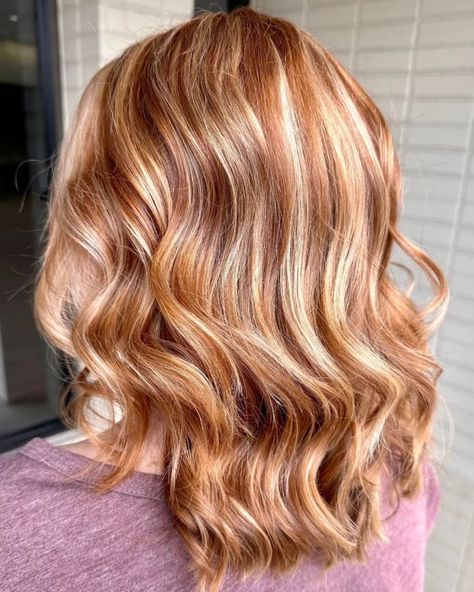 Medium Copper Hair with Blonde Pieces Ginger Hair With Blonde, Ginger Hair With Blonde Highlights, Blonde Hair With Copper Lowlights, Natural Strawberry Blonde Hair, Dark Strawberry Blonde Hair, Reddish Blonde Hair, 2024 Hair Trends For Women, Light Red Hair, Dark Strawberry Blonde