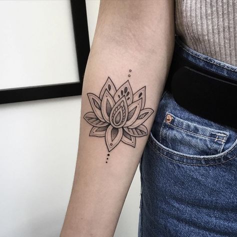 Lotus Hand Tattoo, White Lotus Tattoo, Lotus Tattoo Meaning, Mandala Tattoo Meaning, Lotus Flower Tattoo Meaning, Mandala Lotus Flower, Lotus Mandala Tattoo, Lotus Designs, Floral Mandala Tattoo