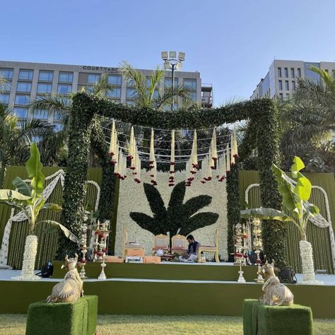 Traditional Wedding Mandap, Enchanted Wedding Decor, Green And White Florals, Unique Color Palette, Hindu Wedding Decorations, Royal Indian Wedding, Unique Wedding Colors, White And Green Wedding, Indian Wedding Decor