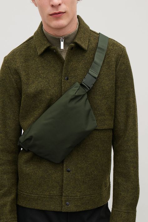 Detailed image of Cos zip-up belt bag in green Sling Bag Men, Mens Fashion 2018, Dapper Suits, F Men, Collection Ideas, Fanny Bag, Leather Jacket Outfits, Belt Bags, Men Shirt Style