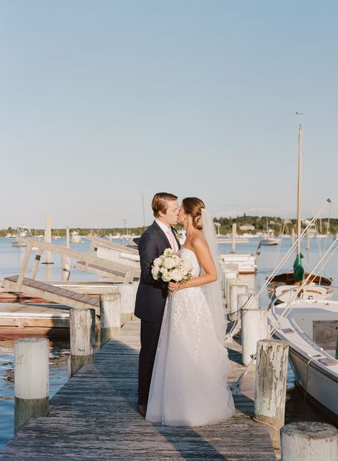 Wedding Basics, Vineyard Wedding Reception, Vineyard Wedding Venues, Wedding New England, Marthas Vineyard Wedding, Garden Chic Wedding, Elizabeth Anne, New England Wedding, Portugal Wedding