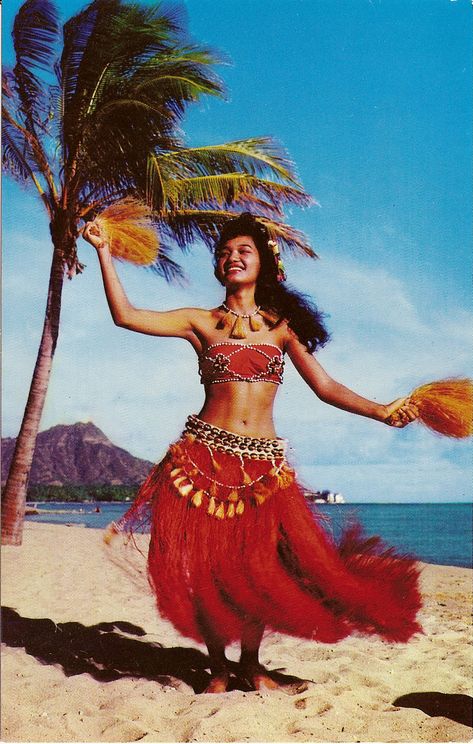 Tahitian Dance, Hawaiian Woman, Hawaii Hula, Hawaiian Dancers, Hawaii Vintage, Waikiki Hawaii, Hula Dance, Hawaiian Art, Hula Dancers