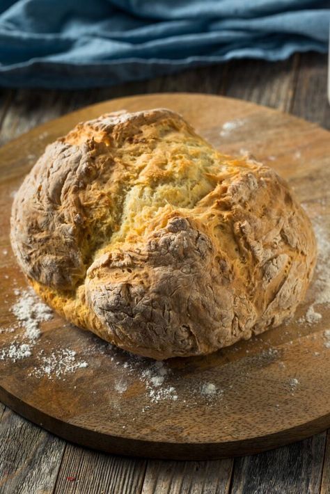 Gordon Ramsay Irish Soda Bread Soda Bread Without Buttermilk, Irish Brown Bread Recipe, Irish Brown Bread, Brown Bread Recipe, Soda Bread Recipe, Irish Cuisine, Irish Soda Bread Recipe, Ginger Biscuits, Homemade Buttermilk