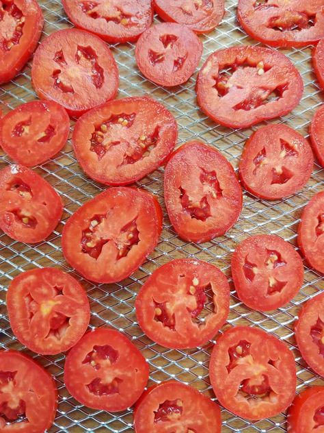 Roma tomatoes ready for drying Dehydrated Tomatoes, Dehydrating Tomatoes, Roma Tomato, Tomato Knife, Food Dehydrator, Dried Vegetables, Canning Tomatoes, Roma Tomatoes, Dehydrator Recipes