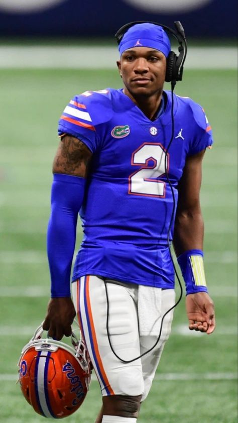 Uf Football, Anthony Richardson, Indianapolis Colts Football, Florida Football, Nfl Football Pictures, Colts Football, Football Pics, Football Boys, Football Pictures