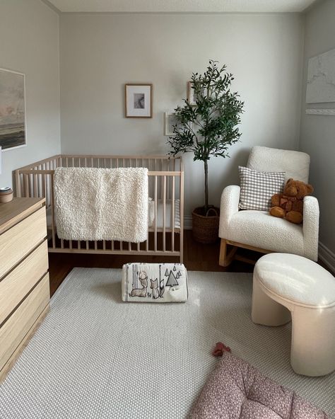 Parents Room With Nursery, Small Nursery Corner Master Bedrooms, Nursery Modern Neutral, Ikea Malm Dresser Nursery, Modern Farmhouse Baby Room, Gender Neutral Small Nursery, Korean Nursery Room, Small Nursery Inspiration, Nursery Decor Themes