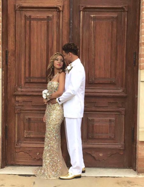 White Suit Prom Couple, Cream And Gold Prom Couple, Tux To Match Gold Prom Dress, White And Gold Prom Dress Couples, Prom Couples Gold, Gold Prom Couple Outfit, Gold Dress Prom Couple, Gold And White Prom Couple, Gold Hoco Couple