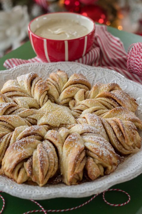 Easy Cinnamon Holiday Star Bread - Handmade Farmhouse Decorative Bread, Star Bread, Soft Gingerbread Cookies, Discard Recipes, Christmas Fudge, Christmas Bread, Handmade Farmhouse, Sweet Dough, Bread Mix