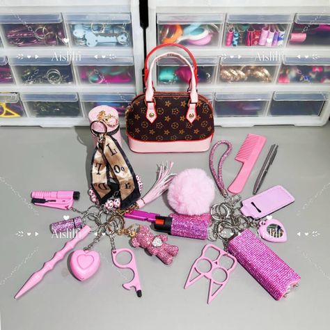 women girl Self-defense keychain kit Safety Keychain Self Defense, Beaded Bracelet Diy, Cute Apple Watch Bands, Mini Suitcase, Ostrich Bag, Defense Keychain, Lip Gloss Homemade, Self Defense Keychain, Jelly Bag