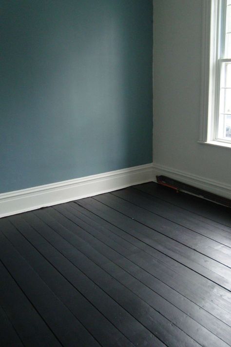 Black Floorboards, Painted Hardwood Floors, Painted Floorboards, Floor Paint Colors, Painted Wood Floors, Dark Carpet, Floor Paint, Dark Floors, Painted Floor