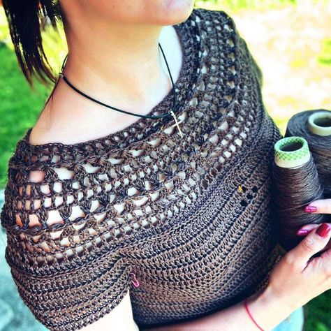 Crochet Blouses, Crochet Tank Tops, Crochet Flowers Easy, Crochet Boho Top, Crop Top Pattern, Crochet Crop Top Pattern, Crochet Simple, Crochet Inspo, Crochet Fashion Patterns