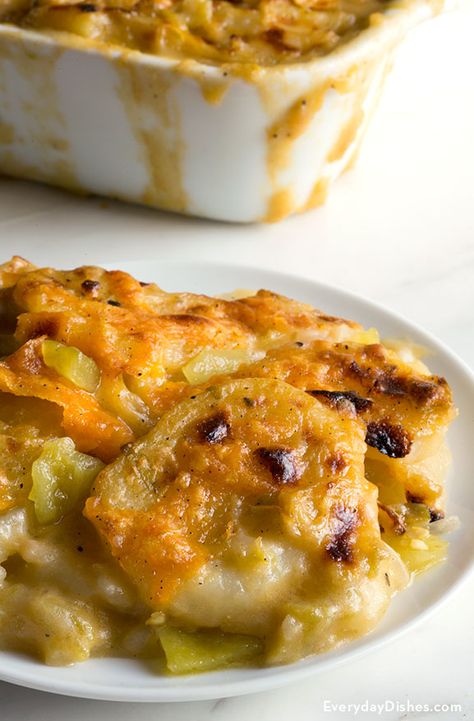 Chili Potatoes, Hatch Green Chili Recipe, Potatoes Au Gratin Recipe, Hatch Chili Recipes, Green Chile Recipes, Green Chili Recipes, Au Gratin Potato Recipes, Au Gratin Recipes, Chile Recipes