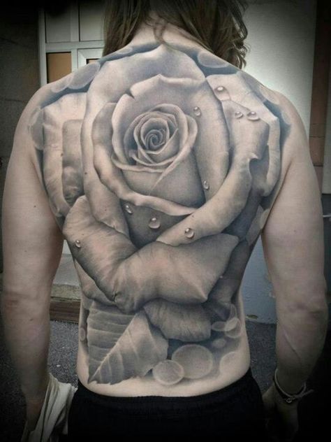 Rose back piece A Rose Tattoo, Rose Tattoo On Back, Tattoo Son, Realistic Rose Tattoo, Rosé Back, Rose Tattoos For Men, Tattoos Mandala, Flower Tattoo Back, Full Back Tattoos