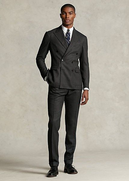 Black Vintage Suit Men, Business Suits Men Offices, Black Suit Men Outfit, Classic Formal Outfit Men, Ralph Lauren Suits For Men, Graduation Suit Men, Vogue Men Fashion, Classy Black Men, Vintage Suits For Men