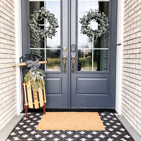 5 Trending Paint Colors for Your Doors | Tinted by Sherwin-Williams Gray Exterior Door Paint Colors, Front Door Colors Inside, Urban Bronze Front Door, Exterior Door Paint Colors, Exterior Front Door Colors, Entry Door Colors, Painted Exterior Doors, Gray Sherwin Williams, Exterior Door Colors