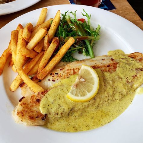 FOOD ｜TRAVEL ｜LIFESTYLE on Instagram: “. Grilled Dory with Lemon Dill Cream Sauce at #meatsnmalts 🥗 😍 👍 . . To explore more upcoming cuisine: 1. Follow me @jacksonlo888 2. Like…” Lemon Dill Cream Sauce, Cream Dory, Dill Cream Sauce, Lemon Dill, Cream Sauce, Food Travel, Travel Lifestyle, Travel Food, Hummus