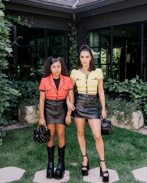 Kim Kardashian And North, Kim And North, Baby Shower Pictures, Kourtney Kardashian Style, Kim And Kourtney, Kim Kardashian Outfits, Shower Outfits, Kardashian Outfit, Kim Kardashian Style