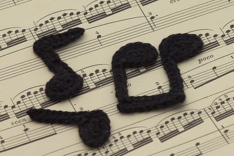 10 Free Crochet Patterns Inspired by Music: Crochet Music Note Applique Free Patterns Crochet Music Note, Crochet Blanket Chart, Crochet Music, Crochet Embellishments, Crochet Symbols, Crochet Scarf Pattern Free, Applique Pattern, Scarf Crochet Pattern, Crochet Applique