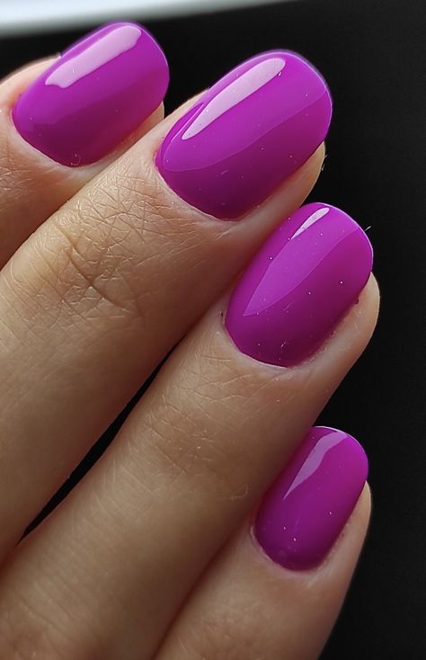 Bright Fushia Nails, Gel Manicure Ideas For Short Nails Purple, Short Bright Purple Nails, Pink Violet Nails, Fushia Short Nails, Fuschia Dip Powder Nails, Fuscia Nails Acrylic, Magenta Color Nails, Magenta Dip Nails