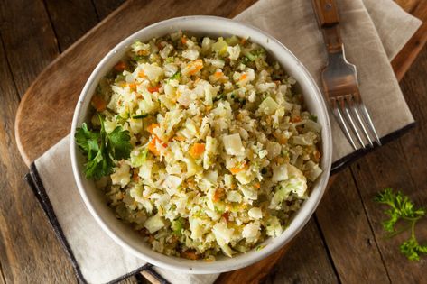 Looking for a tasty cauliflower rice pilaf recipe? Watch Dr. Steven Gundry's video on how to prepare and cook amazing, delicious cauliflower rice pilaf. Best Prebiotic Foods, Dr Gundry Recipes, Healthy Egg Rolls, Tasty Cauliflower, Plant Paradox Diet, Sausage Stuffing Recipe, Lectin Free Diet, Dr Gundry, Rice Pilaf Recipe