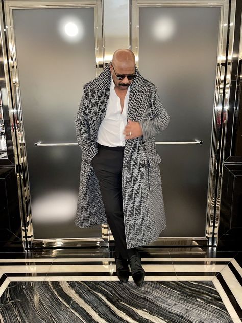 Steve Harvey Suits, Harvey Outfits, Mens Fashion Blazer, Dress Suits For Men, Designer Suits For Men, Dad Fashion, Dapper Gentleman, Men Stylish Dress, Steve Harvey