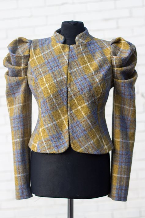 Ladies Jacket Designs, Outer Batik, 1980s Fashion Women, Jacket Designs, Harris Tweed Jacket, Sleeve Bolero, African Lace Dresses, Elegant Dresses Classy, Bolero Jacket