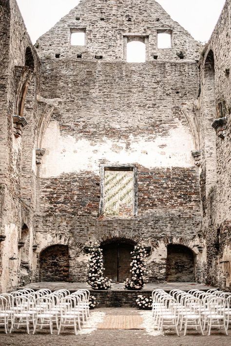 Old Ruins, Castle Wedding Venue, Ancient Castle, Elegant Wedding Venues, Floral Arch Wedding, European Wedding, Church Ceremony, Wedding Stylist, Civil Ceremony