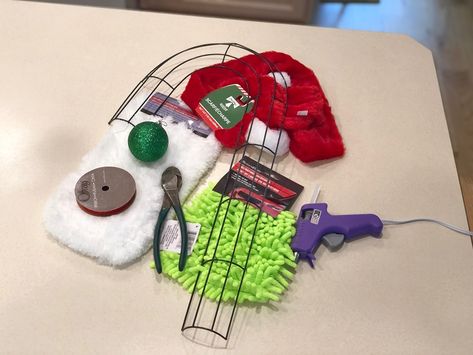 Grinch Tablescape, Dollar Tree Grinch, Grinch Christmas Tree Topper, Swiffer Mop, Grinch Head, Diy Christmas Hats, Santa Scarf, Diy Tree Topper, Car Wash Mitt