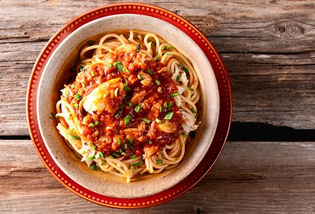 spaghetti with crab sauce recipe...This is one of the best sauces you will ever try. My husbands mother makes it minus the fennel...it's delish!! Crab Sauce Recipe, Crab Sauce, Food Hunter, Pasta Sides, Perfect Pasta, Fusion Food, Spaghetti Recipes, Food Is Fuel, Sauce Recipe