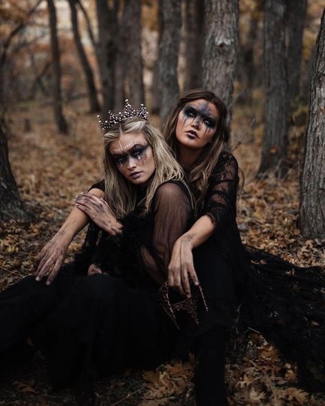 Witches Makeup Halloween, Witches Makeup, Filler Photo Ideas, Beautiful Witches, Spooky Photoshoot, College Tailgate, Instagram Filler, Witch Photos, Photo Ideas Instagram