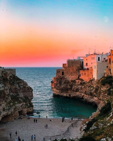 Italy Sunset, Living In Italy, Puglia Italy, Italy Aesthetic, Italy Travel Guide, Dream Travel Destinations, Italian Summer, Destin Beach, Oh The Places Youll Go