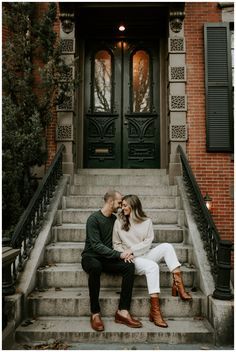 West Village Steps Autumn Outfits Couple, Engagement Photo Esthetic, Athletic Engagement Photos, Fall Urban Engagement Photos, Downtown Engagement Photos Outfits, Fall Engagement Session Outfits, Couples Session Outfit, Modern Engagement Photoshoot, Cobblestone Engagement Photos