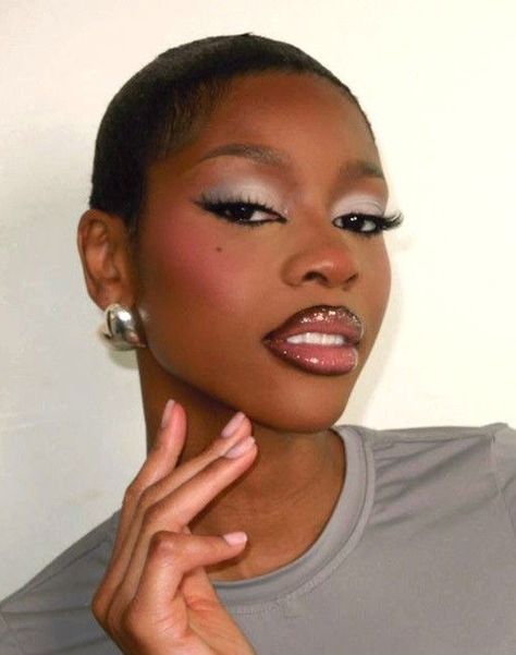 60s Makeup Black Women, Dark Skin Makeup Look, Icy Makeup Looks Black Women, 90s Makeup Look, Makeup For Black Skin, Brown Skin Makeup, Swag Makeup, Dope Makeup, Edgy Makeup