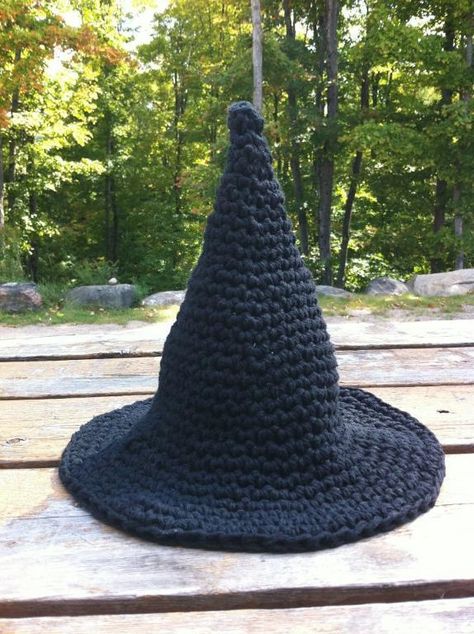 Crochet Wizard Hat, Wizard Hat Pattern, Wizard Crochet, Crochet Selling, Crochet Wizard, Crochet Gothic, Witchy Inspiration, Witchy Crochet, Crochet Witch Hat