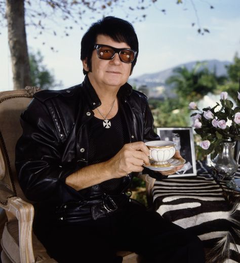 Roy Orbison. "You Got It" and a Traveling Wilbury: "Lefty" Wilbury. People Drinking Tea, Playing Keyboard, Mr Lonely, So Called Friends, People Drinking, Traveling Wilburys, Wolf Canvas Art, Gifts For Music Lovers, Travelling Wilburys