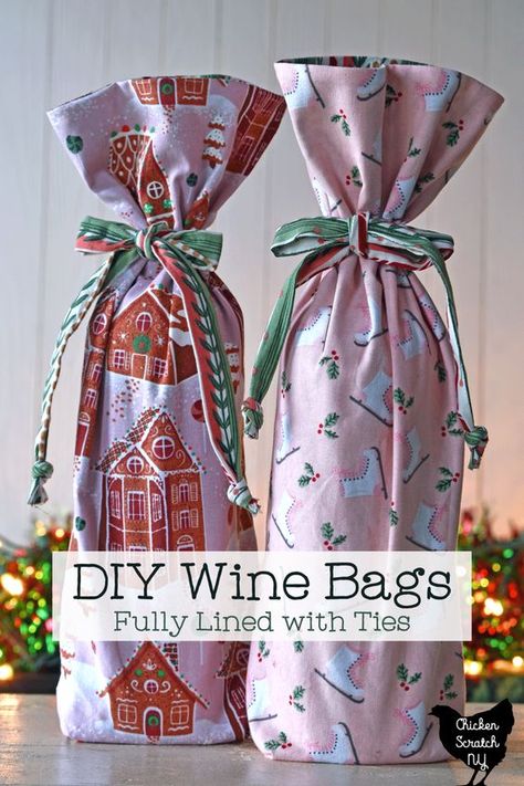 DIY Wine Bag Pattern Diy Christmas Sacks, Wine Bag Diy, Fabric Wine Bottle Bag, Wine Bag Pattern, Fabric Wine Bags, Wine Gifts Diy, Christmas Crafts Sewing, Tote Bag Pattern Free, Wine Bottle Gift Bag