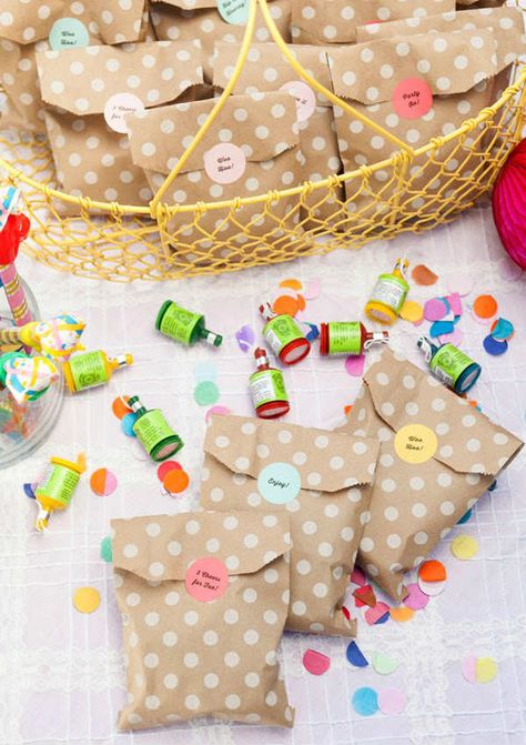 Surprise goodie bags for friends - 10 Kids Party Favour Ideas | Tinyme Blog Brown Paper Bags, Confetti Birthday Party, Chic Kids, Confetti Birthday, Bouncy Balls, Boho Party, Confetti Party, Brown Paper, Party Bags