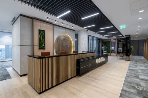 Deloitte Offices – Bucharest Reseption Zone Design Modern, Reseption Zone Design, Deloitte Office, Receptionist Area, Receptionist Design, Office Open Plan, Office Reception Design, Bulb Plants, Office Reception Area