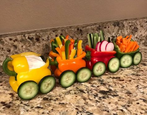 Amazing Food Platters, Halloween Decoration Ideas, Catering Ideas Food, Vegetable Carving, Party Food Platters, Cute Snacks, Kids Party Food, Food Carving, Easy Food Art