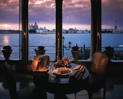 Dogaressa Suite Palazzo Vendramin - Hotel Cipriani, Venice, Italy (click the photo, there's 15 amazing hi-res pics there). Cipriani Venice, Venice Hotels, Belmond Hotels, Hotel Bar, Design Hotel, Luxury Hotels, Venice Italy, Places Around The World, Vacation Spots