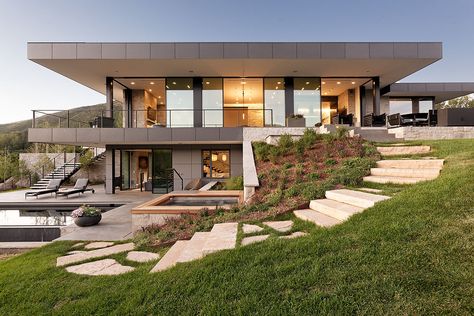 HUNTER CREEK | David Johnston Architects Slope House Design, House On Slope, Sloping Lot House Plan, Slope House, Aspen House, Hillside House, House Design Pictures, House Construction Plan, Architect Design House