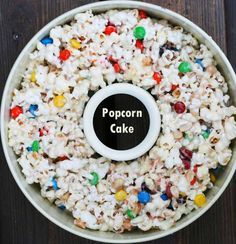 Popcorn cake! This easy #cake #recipe is super fun to eat. Please repin! Popcorn Cake Recipe, Chocolate Dripping, Cheap Recipe, Popcorn Cake, Popcorn Treats, Super Snacks, Popcorn Balls, Muddy Buddies, Candy Cakes