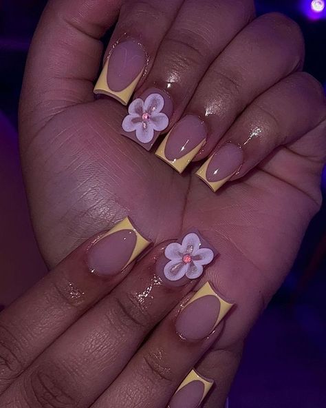 The latest nail style trend to hit Instagram is a creative way to celebrate the season. Users are uploading images of nails painted to look like the knit sweaters that are perfect for this time of the year.  .. Nails Short Black Women, Short Acrylic Nails With Design, Short Easy Nails, Bad And Boujee Nails Short, Short Junk Nails, Cute Short Nail Sets, Acrylic Toe Nails, Hard Nails, Colored Acrylic Nails