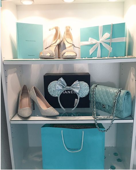 #tiffanyandco #tiffanyblue #roomdecor #roomideas #tumblroom #design #Disney #Chanel #decoratingideas #heelsaddict #instagram #raenoirwell Breakfast At Tiffanys, Tiffany And Co, Tiffany Blue, Display Shelves, Tiffany & Co., Trash Can, Chanel, Nursery, Shelves