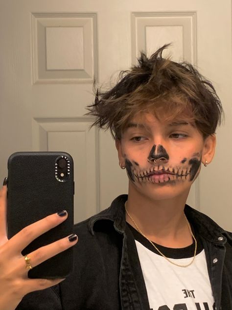 Halloween Makeup Looks Guys, Halloween Boy Face Paint, Skeleton Face Makeup Man, Holloween Makeup Men, Skeleton Boy Makeup, Easy Men Halloween Makeup, Halloween Men Makeup Easy, Boy Skull Makeup, Halloween Guy Makeup