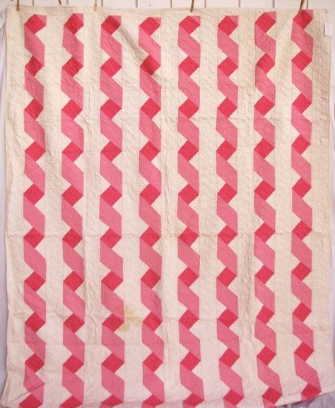 Kid Sleep, Pink Quilt, Twisted Ribbons, Two Color Quilts, Ribbon Quilt, Red And White Quilts, Quilt Art, Quilt Border, Pink Quilts